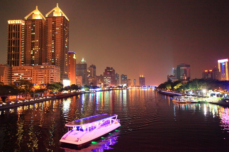 Half-day tour of Kaohsiung at night